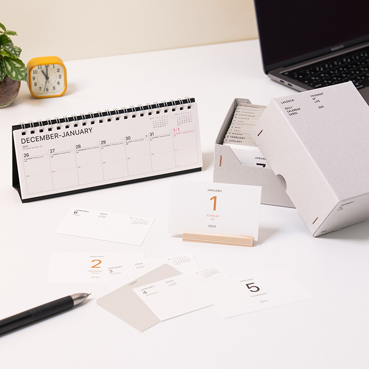 日めくり デイリーカレンダーカード インフォメーション付き 卓上カレンダー