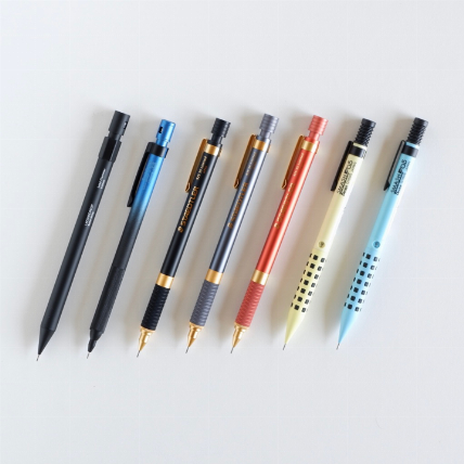 【連載】文具は別腹 その114 個性派シャープペン4本