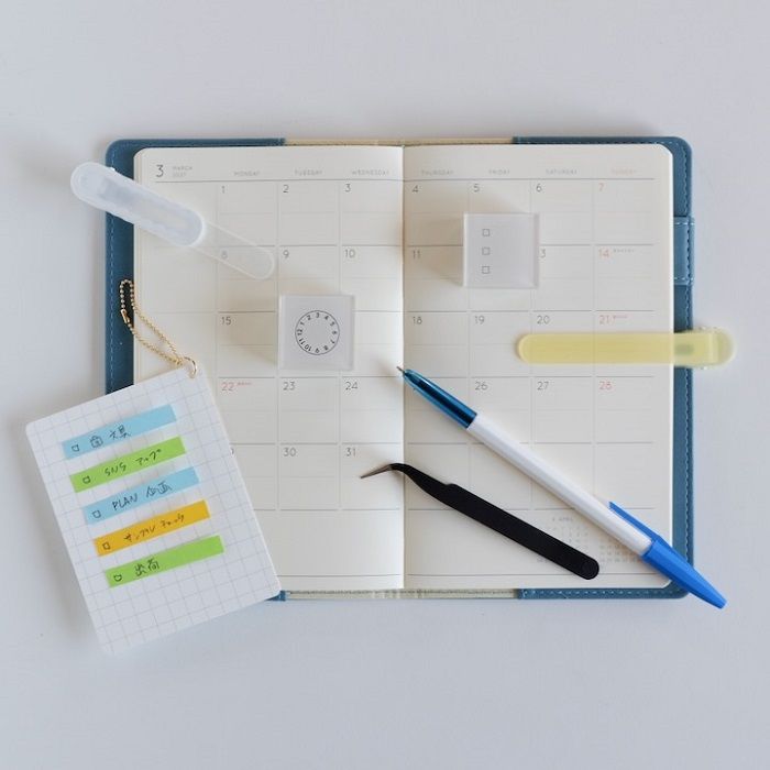 【連載】「文具は別腹」その122 春ダイアリーを快適にする文具
