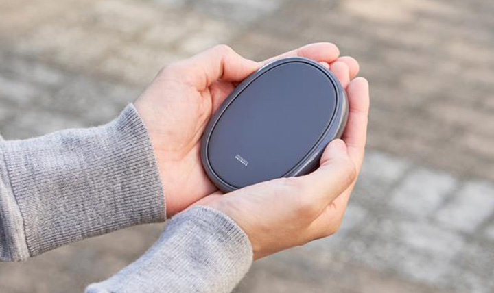 薄型＆手のひらサイズの充電式カイロ