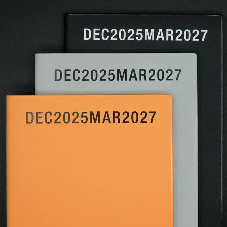 2025年12月始まり手帳 週間バーチカル A5 タイポ オレンジ オレンジ