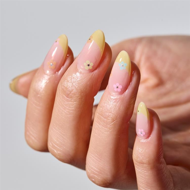 ネイルチップ デイジースプリンクル CMOV-028【数量限定】