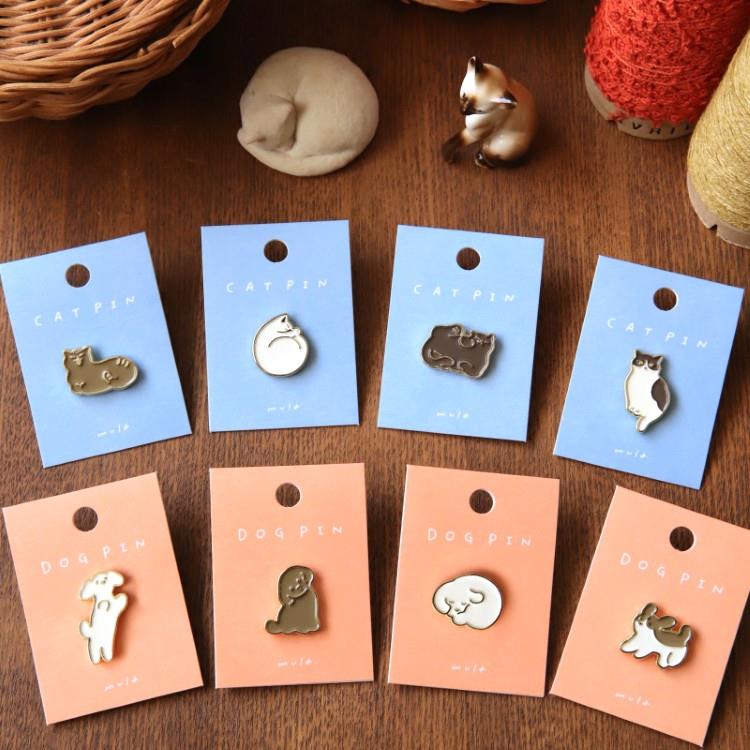 ピンバッジ mula ドッグ きょとん きょとん