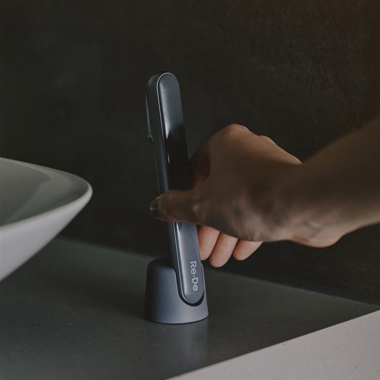 スハダスティック美顔器 スペースグレー FM01A-SG スペースグレー