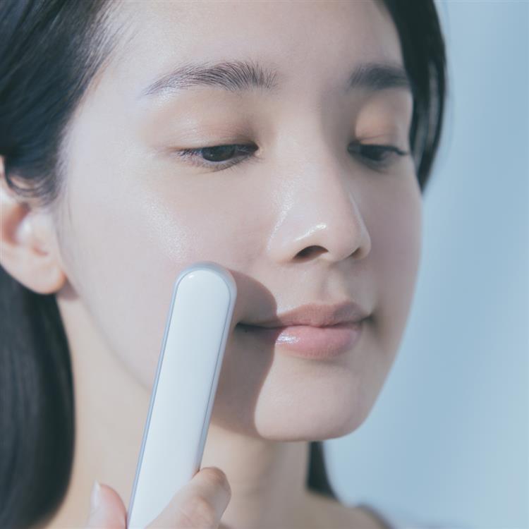 スハダスティック美顔器 ホワイト FM01A-WT ホワイト