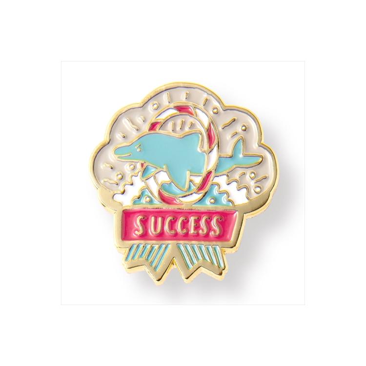 笑点のピンバッジ　円楽 Amazon.co.jp: ピンバッジ 八咫烏 ヤタガラスをデザインした