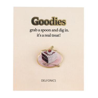 ピンズ アメリカンスイーツ B（デビルズフードケーキ）