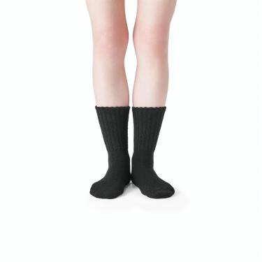 アンドオンド 起毛どこでもソックス クルー丈 ブラック 22-24cm