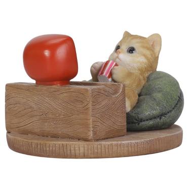 テレビを見る茶トラ猫のスマホスタンド