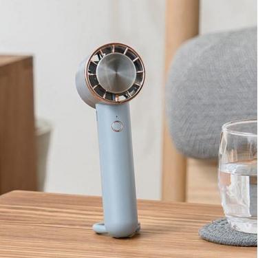 【ペルチェ式】ペルチェ冷却機能ハンディファンカラビナ付 スモーキーブルー 扇風機