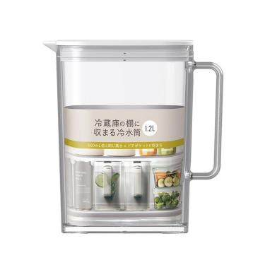 棚に収まる冷水筒 1.2L ホワイト