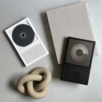 ●Instant Disk Audio CP2 ワイヤレス CD プレイヤー ホワイト&BLACK.jpg